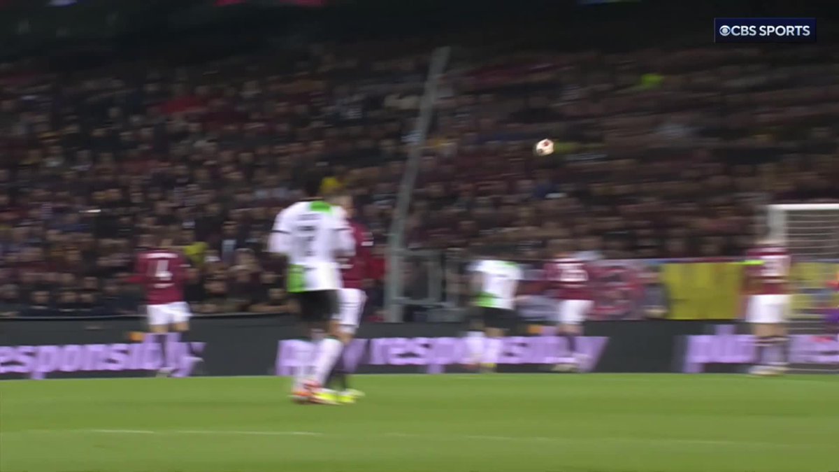 Darwin. Núñez. GLORIOUS ☄️ (via CBS Sports Golazo ⚽️)