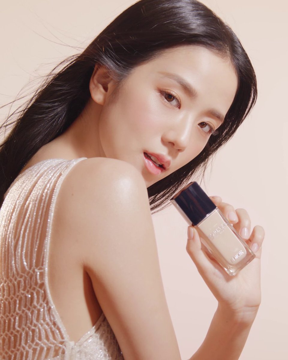 Get glowing with Jisoo, @AnyaTaylorJoy and Willow Smith with Dior Forever Skin Glow, Forever Glow Star Filter and Forever Glow Maximizer. #DiorBeauty #DiorMakeup #DiorForever #ForeverGlowStarFilter #ForeverGlowMaximizer