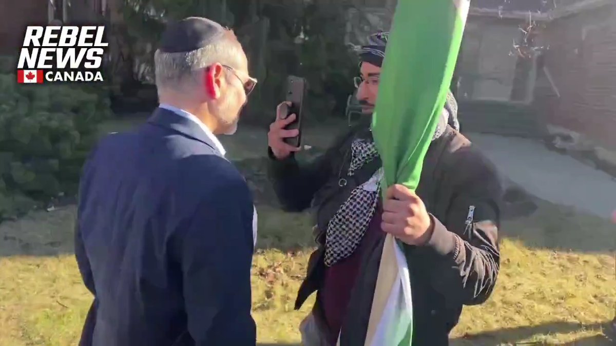 Pro-Palestinian protestors are harassing Jews at their homes in Vaughan, Ontario.