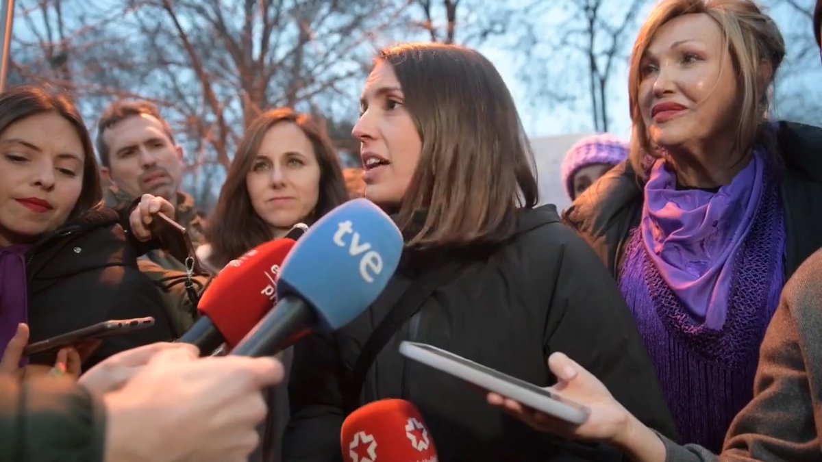 Frente a los machistas que nos dicen que hemos ido demasiado lejos, hoy las calles se llenan de mujeres que dicen: โESTO NO HA HECHO MรS QUE EMPEZAR ๐ #8M