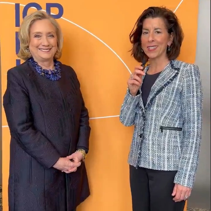 What advice would Secretary Hillary Clinton give her younger self? Take a look ⬇️ #InternationalWomensDay