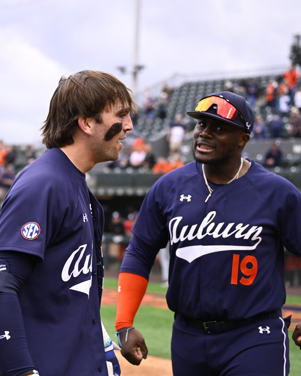 Started our Friday with some fireworks. 🎇 Christian Hall 🤝 Mason Maners #WarEagle