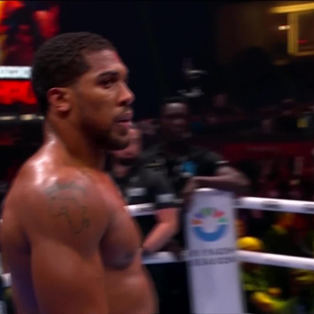 Anthony Joshua ne célèbre pas le KO sur Francis Ngannou ❌ #JoshuaNgannou