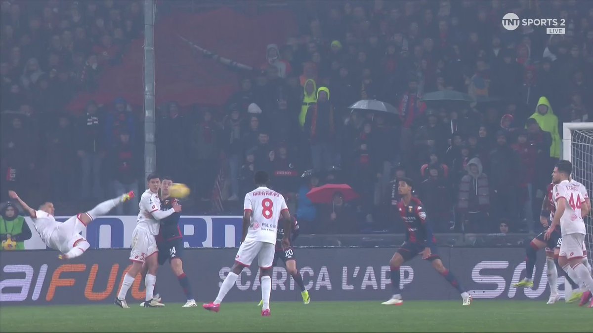 Dany Mota produces the goal of the weekend 🤯 An insane acrobatic effort at the end of a well worked corner by Monza 🤩 📺 TNT Sports & discovery+ UK