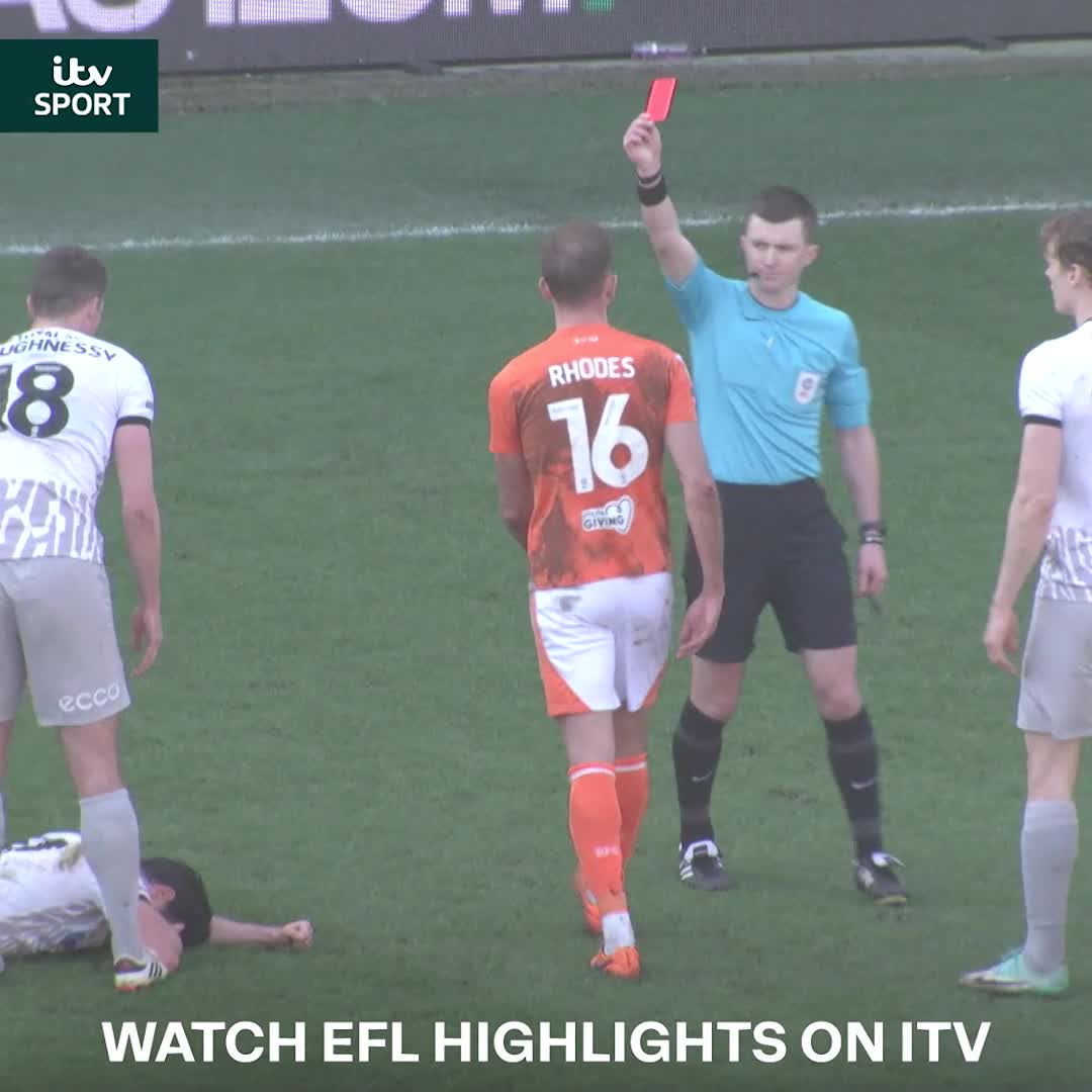 Jordan Rhodes getting one of the softest red cards you’ll see all season 😳