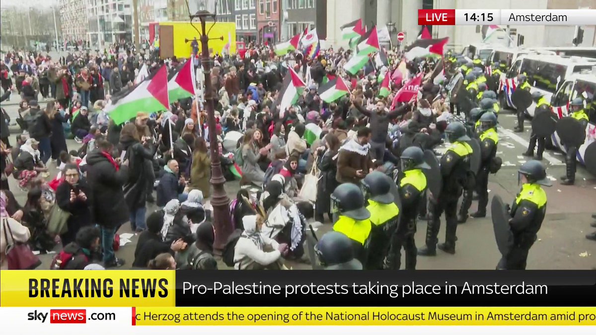 BREAKING: Pro-Palestine protests take place outside the opening of a National Holocaust museum in Amsterdam, where Israeli President Isaac Herzog is in attendance. 📺 Sky 501, Virgin 602, Freeview 233 and YouTube