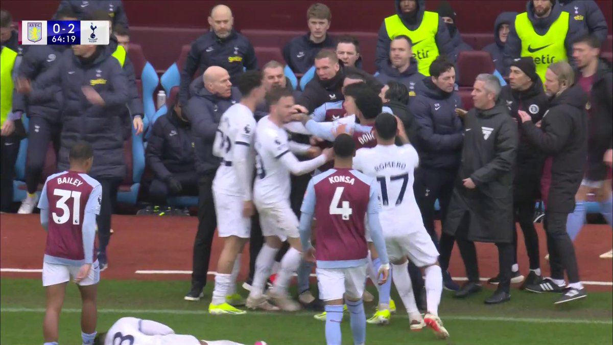 Straight RED card for John McGinn 🟥