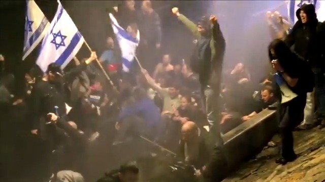 Thousands of protesters, angry at the Israeli government's handling of the war in Gaza, attended rallies calling for an immediate ceasefire and demanding that the government make a deal to release Israeli hostages. Full coverage: