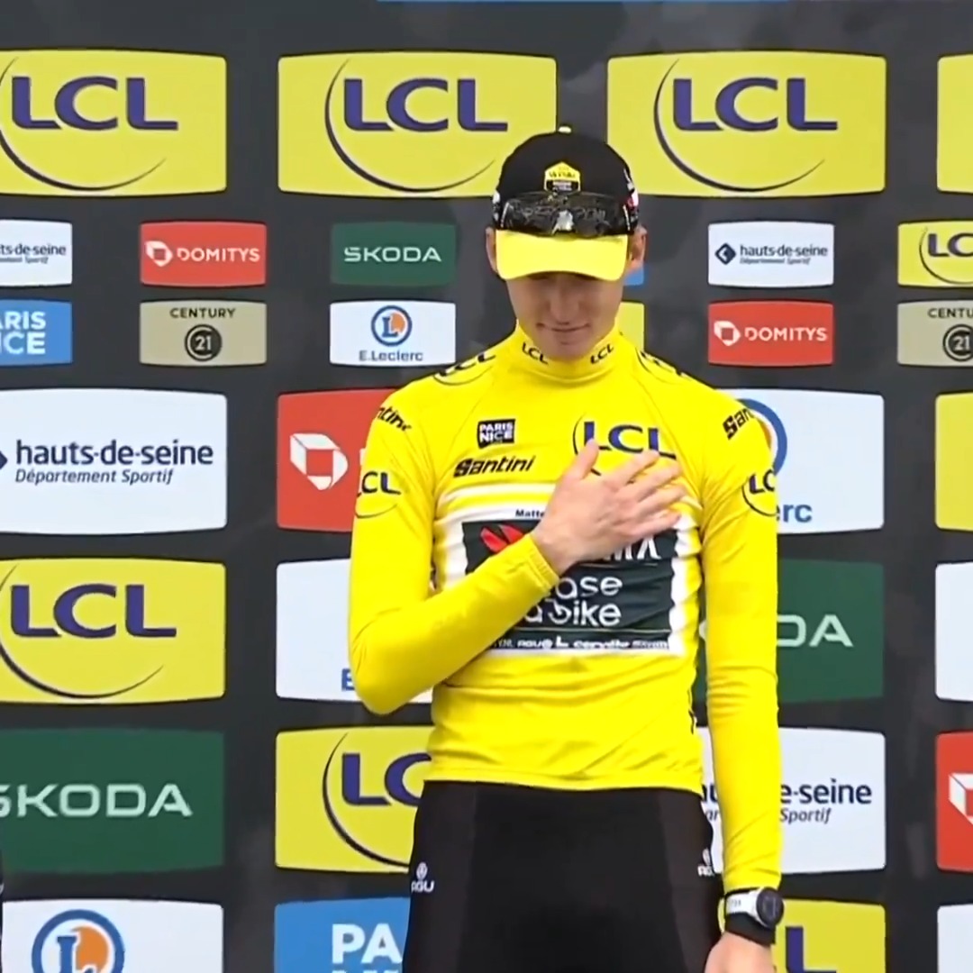 What a moment as the 🇺🇸national anthem plays for the #ParisNice podium! Matteo Jorgenson Brandon McNulty