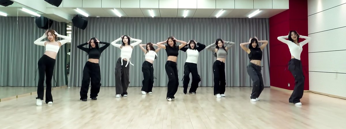 TWICE'S SYNCHRONIZATION IS ALWAYS SO SATISFYING TO WATCH