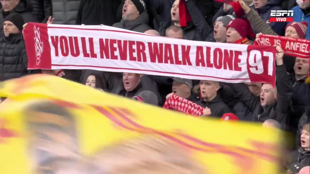 Vaya uno a saber como y con que plata pero alguna vez en mi vida voy a presenciar el You'll never walk alone en vivo.