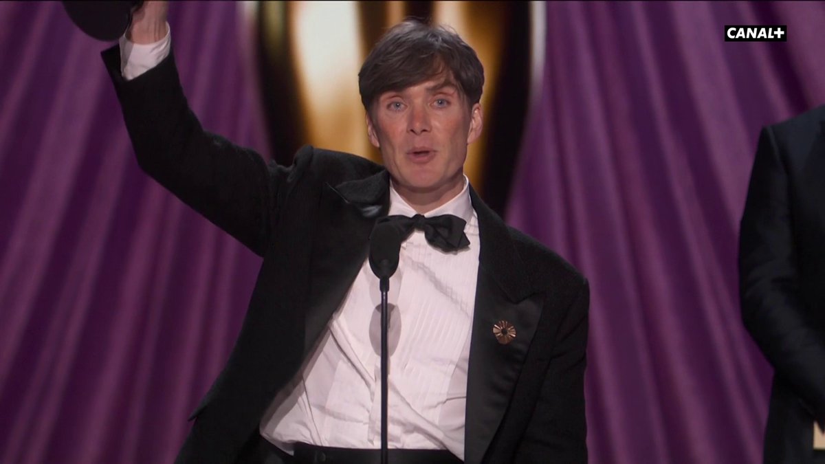 « Ça a été l’aventure la plus folle et la plus enivrante » Cillian Murphy reçoit l’#Oscars2024 du Meilleur Acteur pour le film Oppenheimer