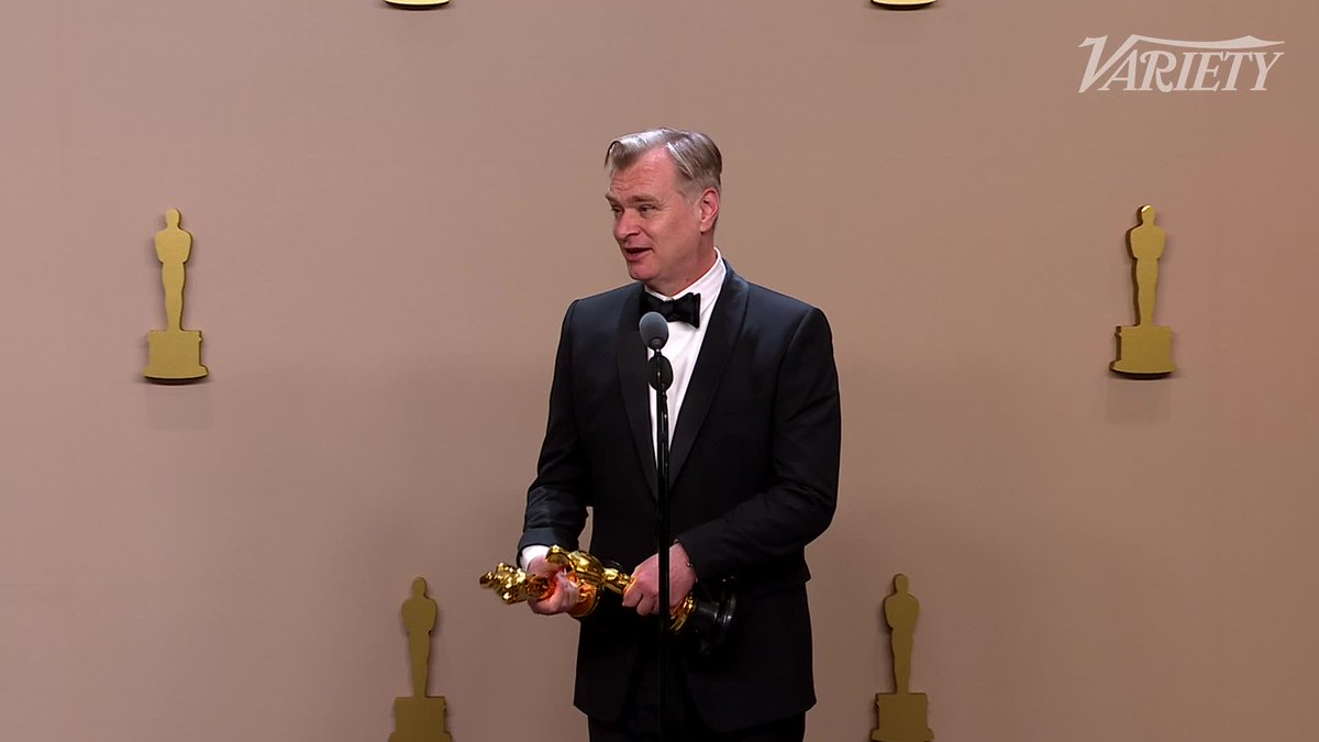 After winning his first 2 #Oscars, Christopher Nolan meets a reporter who went to school with him. “That was not what I was expecting to talk about in this moment.”