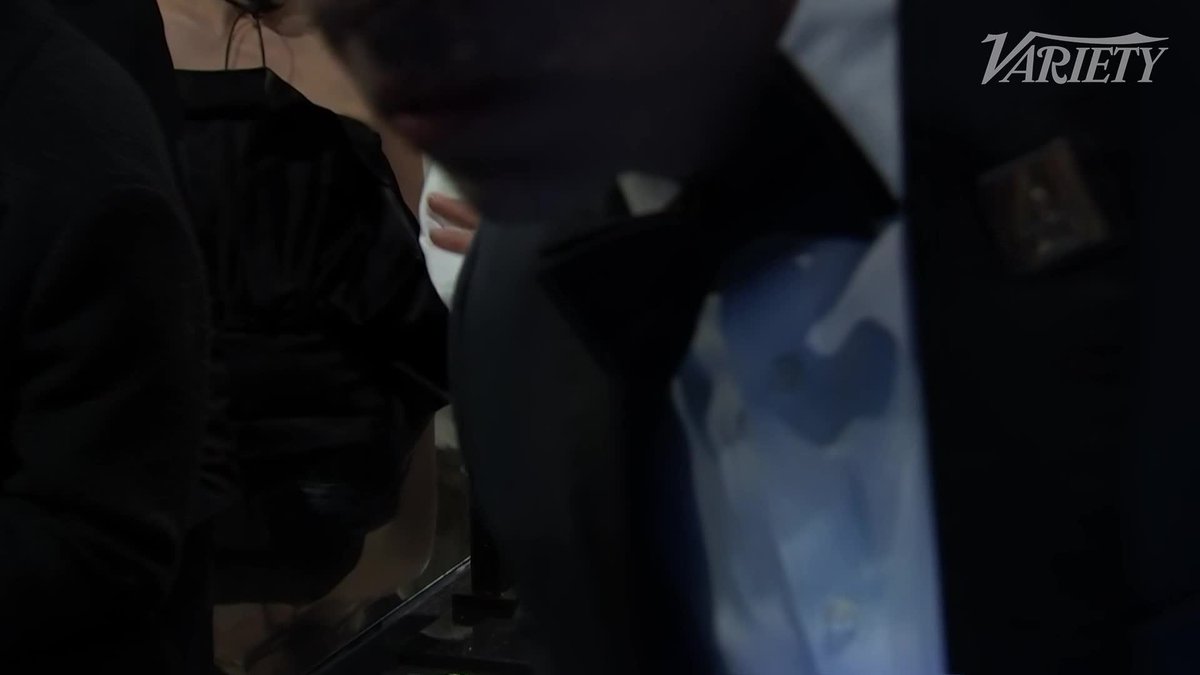 Cillian Murphy getting his #Oscar statuette engraved.