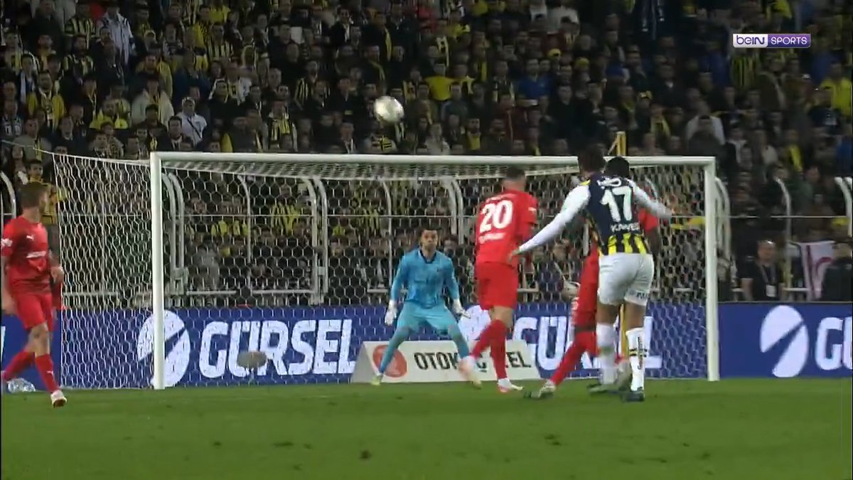 🔈 İrfan Can Kahveci'nin klas golünü bir de böyle dinleyin! #beINSPORTS