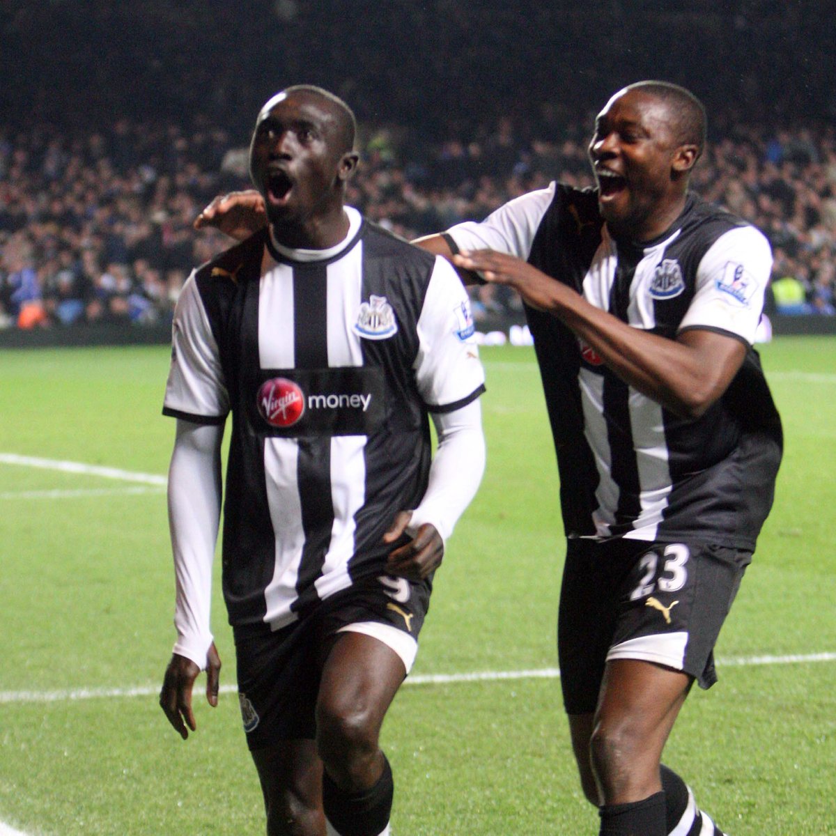It gets better every time we see it. Papiss Cissé. 🤯 🔙 #CHENEW