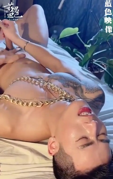 Cute Inked Jock Rubbing It Hard 帥帥的紋身帥哥好風騷 Watch Full 完整版 =>> #handsome #hot #hotguys #inked #tattoo #bigcock #asianmen #horny #handjob #cumshot #hunks #jock #肌肉 #結實 #刺青 #紋身 #痞子 #台客 #大屌 #擼屌 #擼射 #射精 #噴射 #痞帥 #直男 #異男