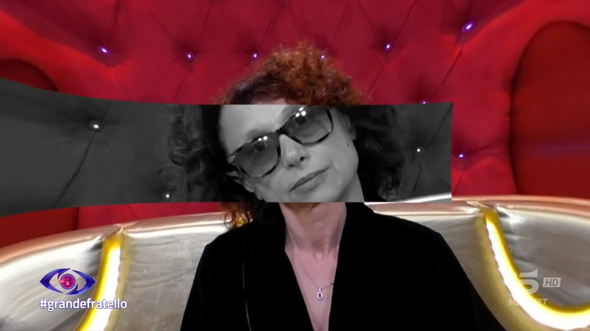 E mentre la passione è scoppiata tra Anita e Alessio... la Casa ha iniziato a mormorare... e non tutti sono così convinti sulla sincerità di questa nuova coppia. #GrandeFratello