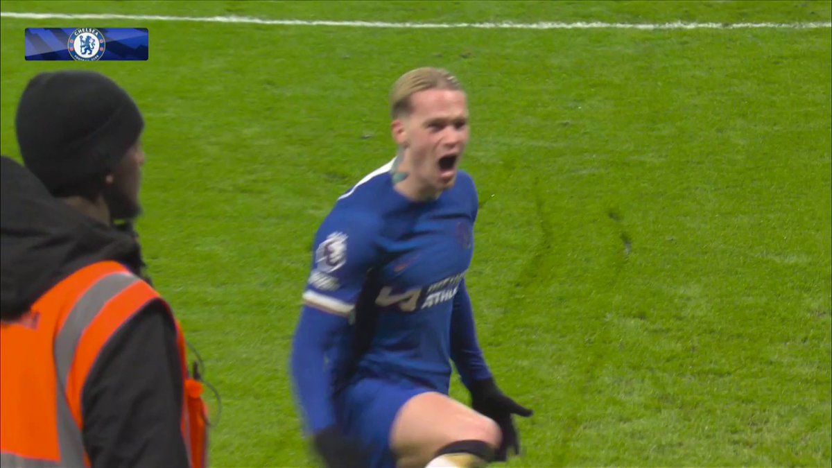 What a finish from Mykhailo Mudryk 💥 Chelsea have a two-goal cushion against Newcastle 🦁