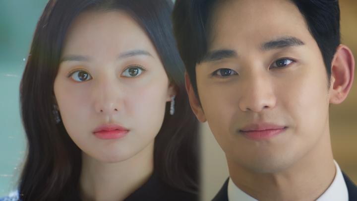 The queen of department stores and the prince of supermarkets weather a marital crisis — until love miraculously begins to bloom again. Queen of Tears is now playing!