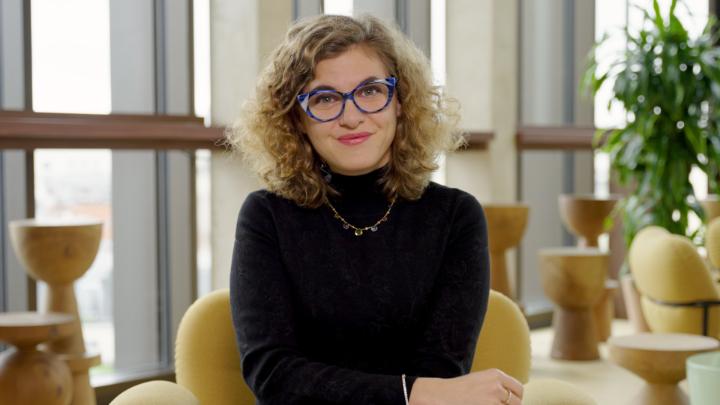 🧠 Combine 'right-brain' GenAI creativity with 'left-brain' predictive AI logic for transformative success. BCG's Jessica Apotheke advises on setting goals, upskilling teams, and purposeful tech integration.