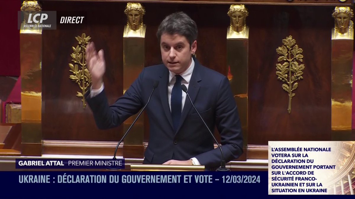 "Je préfère bomber le torse qu'être à plat ventre devant la Russie" dit Gabriel Attal en réponse aux propos de Fabien Roussel. Le Premier ministre déplore l'absence de "véritable alternative à ce que nous proposons, c'est-à-dire le soutien à l'Ukraine". #Ukraine #DirectAN