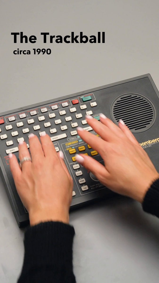 Rewind to 1990 and the introduction of the Trackball - the first redesign of the original Bloomberg keyboard. ⏪👋 It was a modern marvel in its day. Equipped with built-in voice-chat features and a compact design, the keyboard enabled easy and quick Terminal functionality.