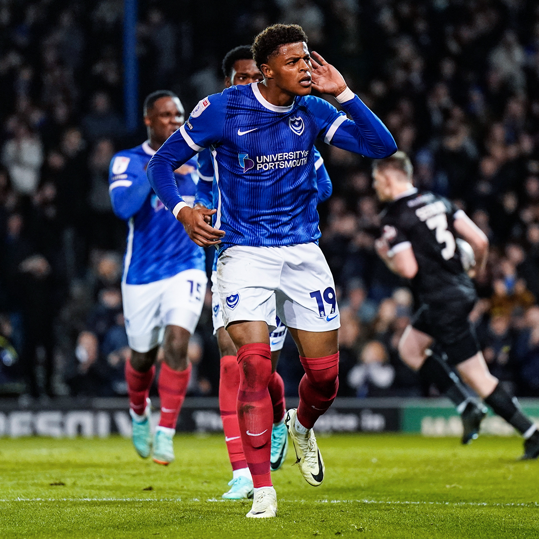 🧊 Ice cold Kusini Yengi... 😮💨 A #Pompey Panenka to open the scoring!