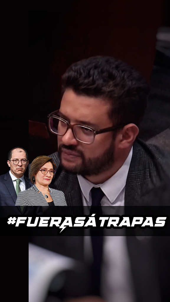 No me aguanté las ganas de celebrar 🥳 en frente de los uribistas la elección de la nueva fiscal. ✊🏽Fuerza✊🏽