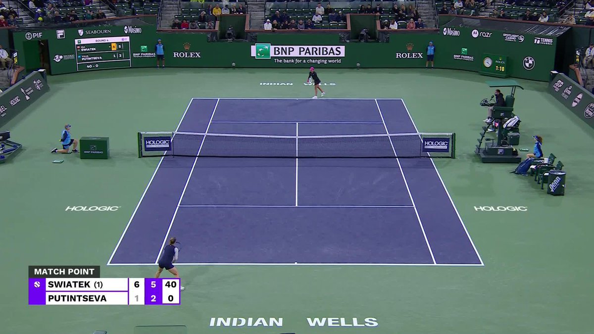 J A Z D A ‼️ Iga Świątek books her 🎟️ into the final eight after defeating Putinseva in straight sets. She will face Caroline Wozniacki next. #TennisParadise
