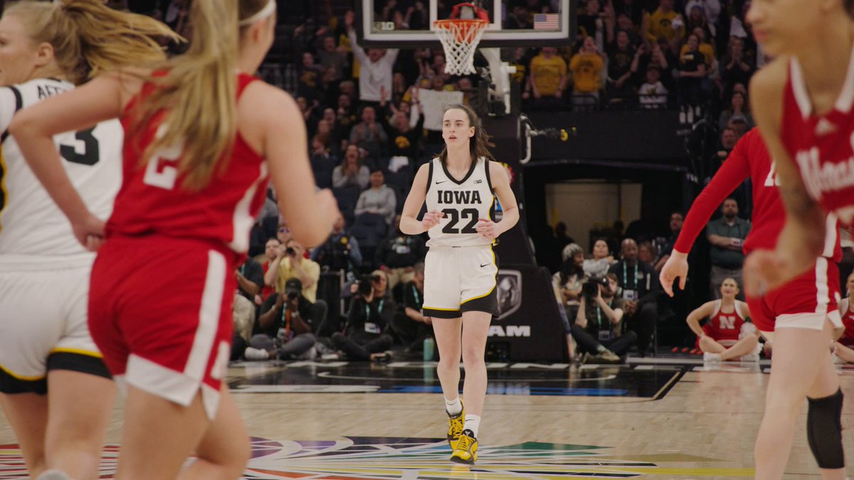 Count 'em up... ☝️✌️👌 #Hawkeyes