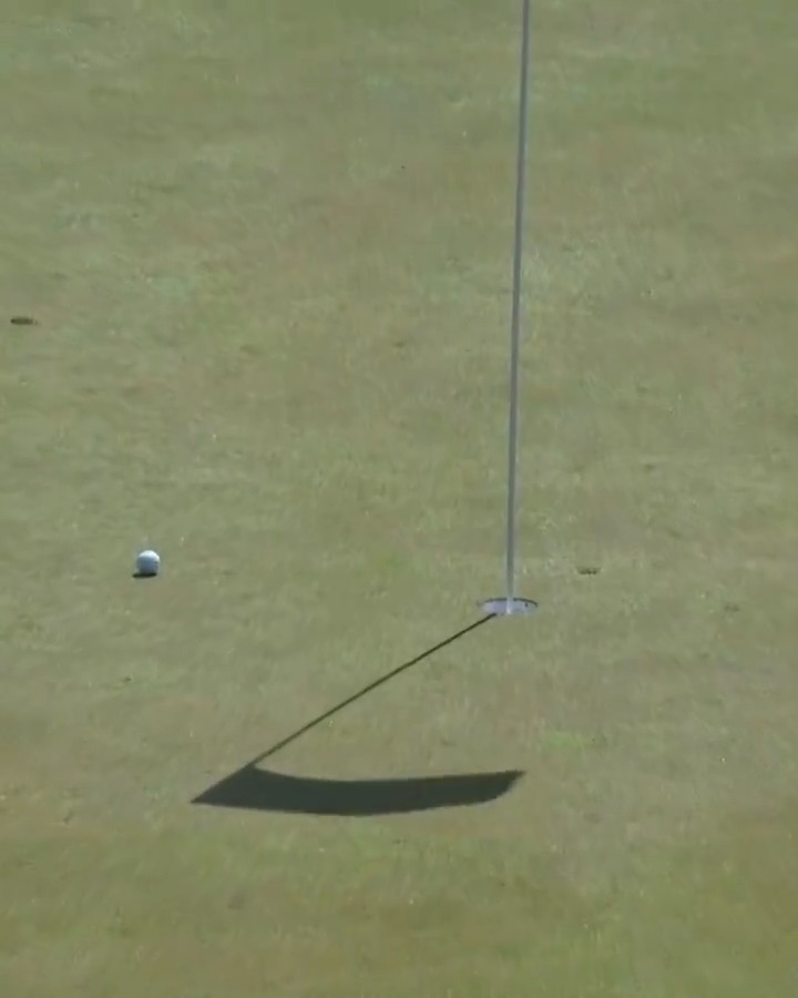 "Just trying to make solid contact and see where it goes." He stuck it 2 feet from the hole 😲 Vincent Norrman's caddie Sean McDonagh leads the caddie competition on No. 17 THE PLAYERS.