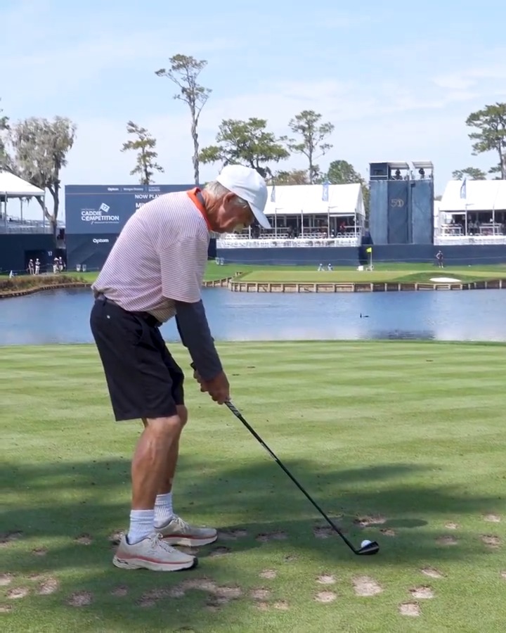 76-year-old Mike Cowan plays No. 17 🤩 Fluff is caddying for @CTPanGolf until Jim Furyk returns to competition later this month.