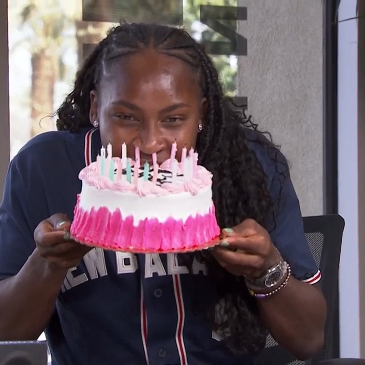 "It's good!" - Coco Gauff The birthday girl approves of her cake. 🎂😋