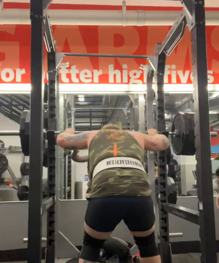 Was gone for a month and lost 10 pounds so first day back under the bar and things felt pretty good 405 3x3