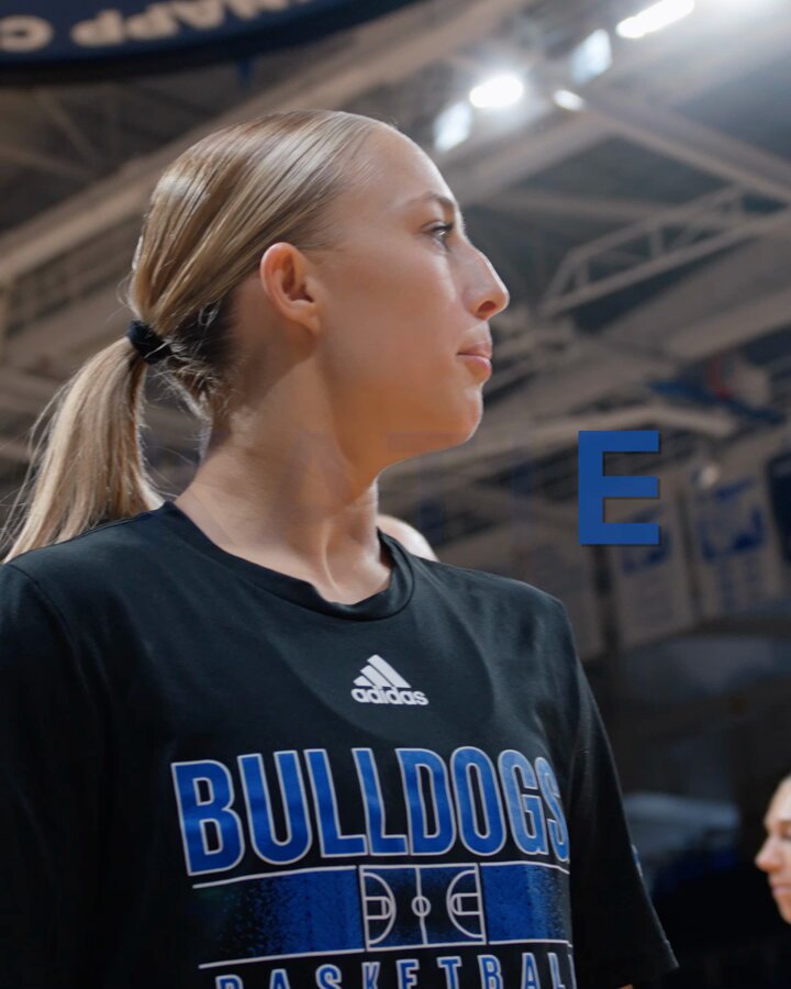 𝐉𝐀𝐂𝐊𝐈𝐄 𝐒𝐓𝐈𝐋𝐄𝐒 𝐌𝐕𝐂 𝐏𝐋𝐀𝐘𝐄𝐑 𝐎𝐅 𝐓𝐇𝐄 𝐘𝐄𝐀𝐑 Katie Dinnebier becomes the ninth player in Drake history to take home the MVC Player of the Year Award ‼️ #BeBlue | #DSMHometownTeam