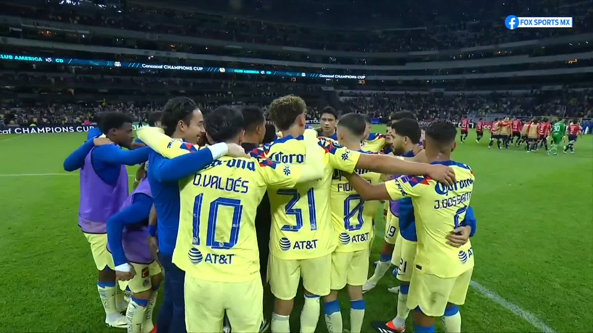 Me tranquiliza ver este video, ellos saben que dieron un muy mal partido y que tienen que mejorar muchísimo... EL AMÉRICA ES UNA FAMILIA🥹💛
