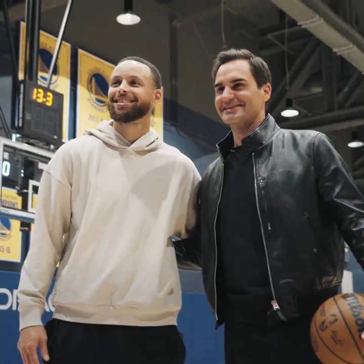 "It's always great being in the presence of greatness." Following the announcement of the Laver Cup coming to Chase Center, Roger Federer met up with the Warriors to say hello and put up some jump shots.