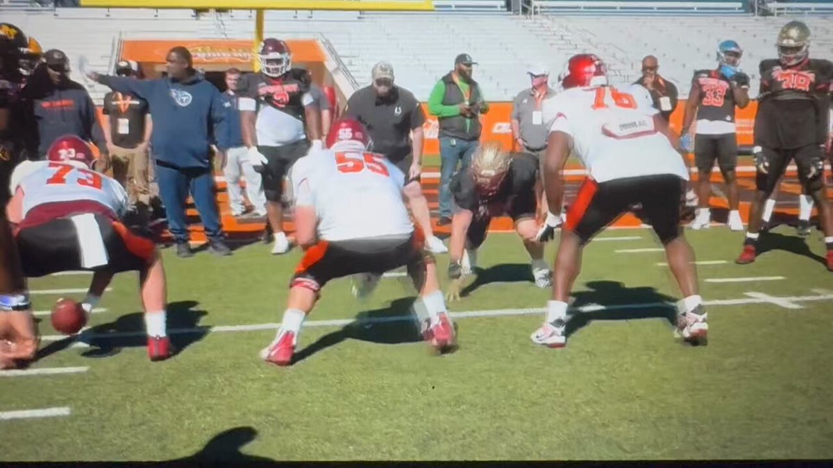 🧵Sleeper Arkansas Razorback Football C/G Beaux Limmer has taken full advantage of pre-draft process, going from mid-round pick to possibly first SEC center drafted. Thing that sticks out about Beaux Limmer on tape is that he's got uncanny ability to stay in a block. Some guys just have natural ability to recover & re-establish position and Limmer's got that. Here's👇one of few reps from Panini Senior Bowl week where FSU's Braden Fiske gets handled easily. Most teams we spoke with pre-Mobile had Limmer in 5th/6th range but now hearing it's unlikely he'll get out of early 4th. The best drafting teams find value in 100-150 range and Limmer will be targeted there by many teams as an eventual starter. 🧵1/5 #WPS #TheDraftStartsInMOBILE™️