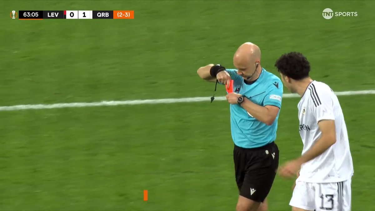 Elvin Cafarguliyev went to high five the referee for cancelling his yellow card... but is instead red carded 🤣🟥 #UEL