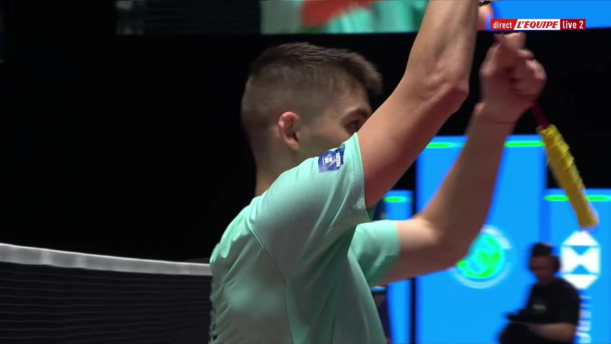🏸 Christo Popov se qualifie en demi-finale de l'Open d'Angleterre ! 🇫🇷👏 Il devient le tout premier Français à y parvenir ! Suivez la compétition en direct sur L'Équipe live : #lequipeBADMINTON