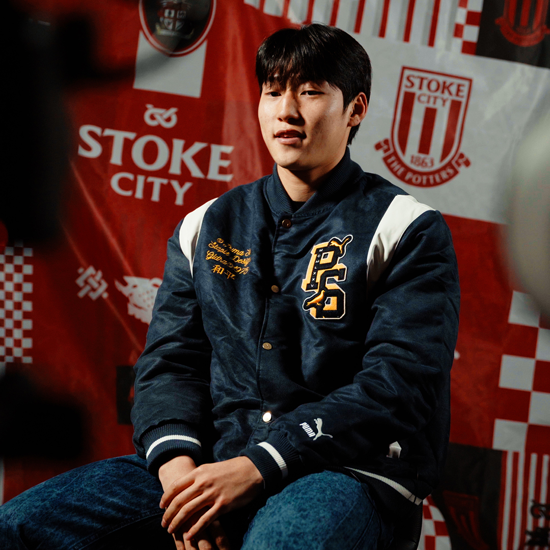 The King’s Speech 👑 Shopping in Hanley Tesco, why the feeling with Stokies is mutual and confessing that he hums his own song. Watch our interview with Bae Junho.