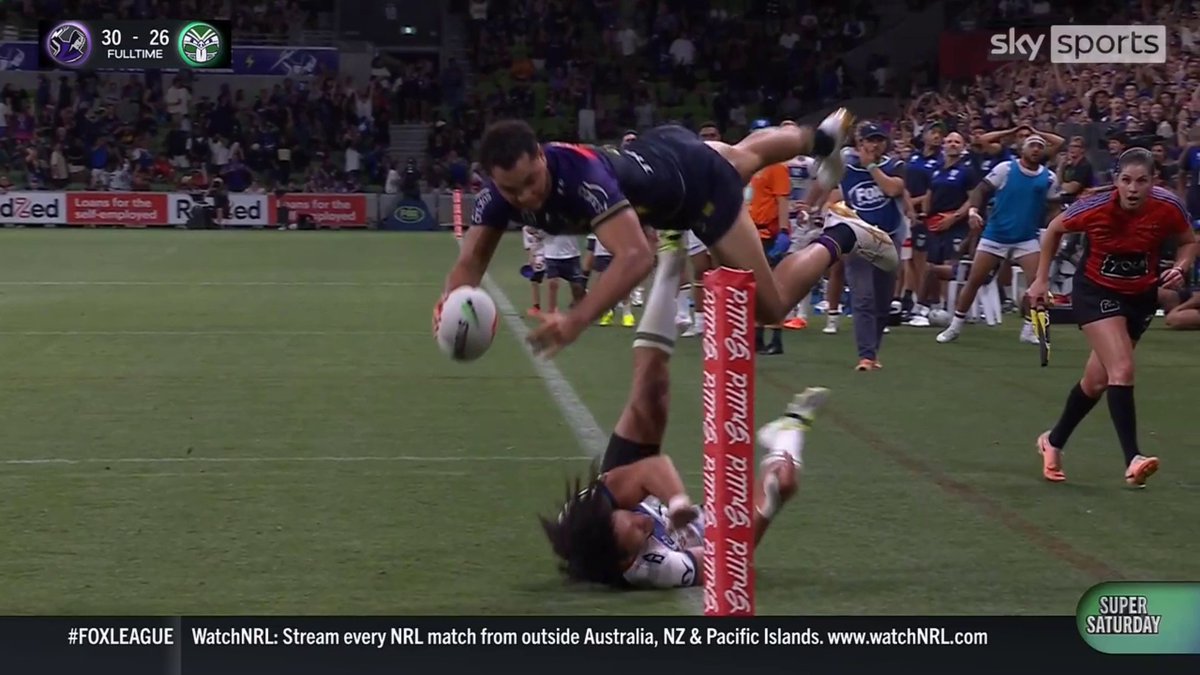 Melbourne Storm sealed a late victory over New Zealand Warriors with an OUTRAGEOUS try! 🤯