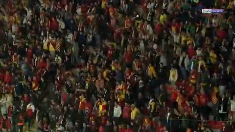 🔴🟡 Göztepe taraftarlarından muhteşem performans! #SenTabiiKi #beINSPORTS
