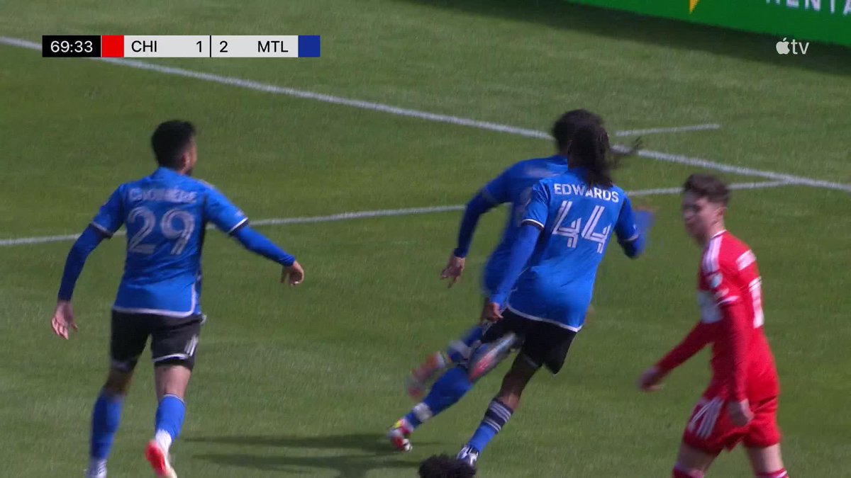 Lovely, lovely stuff from CF Montréal. 😍 Iankov finishes the move to make it three for the visitors.