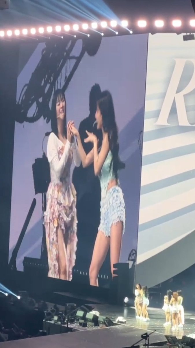 THEY WERE TEASING ABOUT JEONGYEON'S SOLO AND SHE HAS A SONG SHE WROTE CALLED 'PLAY ME'?? SOLOIST JEONGYEON IS COMING