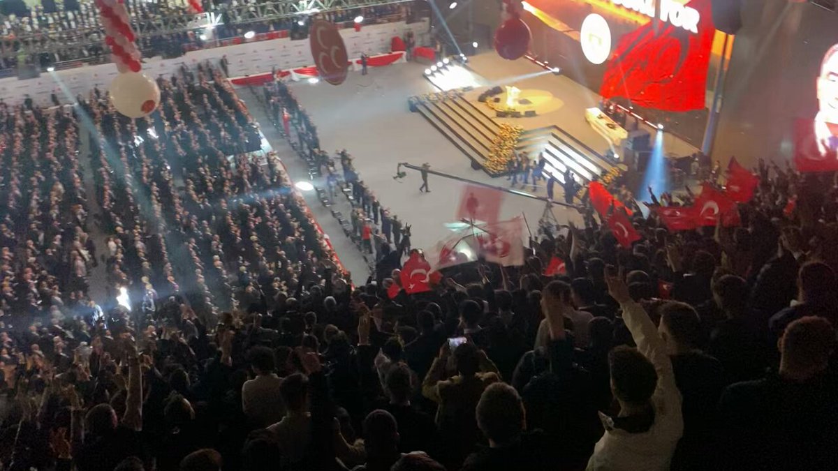 Devlet Bahçeli’den, “son dönemim” diyen Erdoğana: “Bırakamazsın. Yeni yüzyılın kurtarıcı lideri olarak seni görüyoruz.”