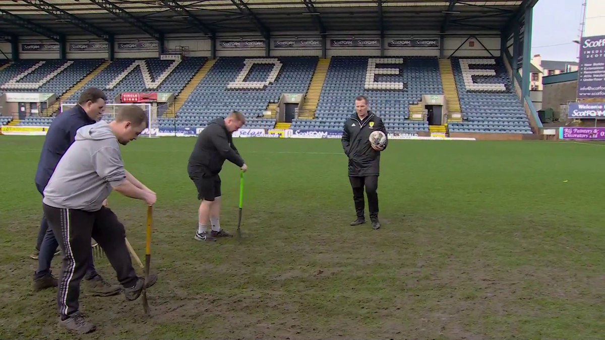🚨 The latest from Dens Park where there is a pitch inspection taking place ahead of Dundee vs Rangers ⬇️