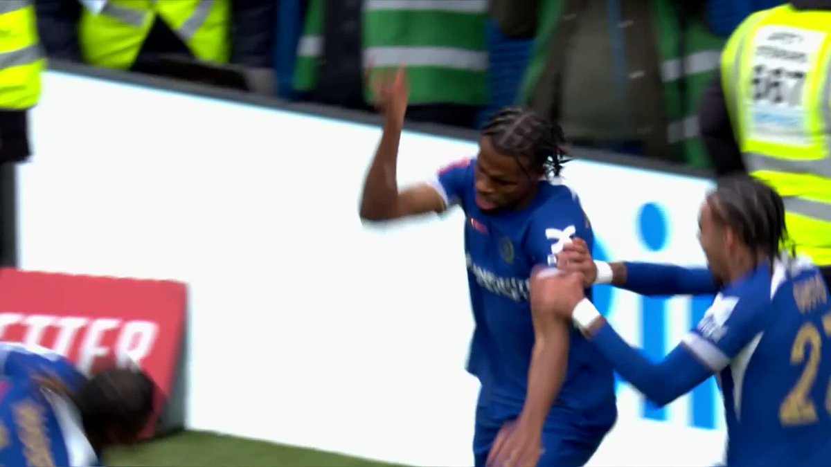 Cole Palmer’s flick 🤤 (via Emirates FA Cup)