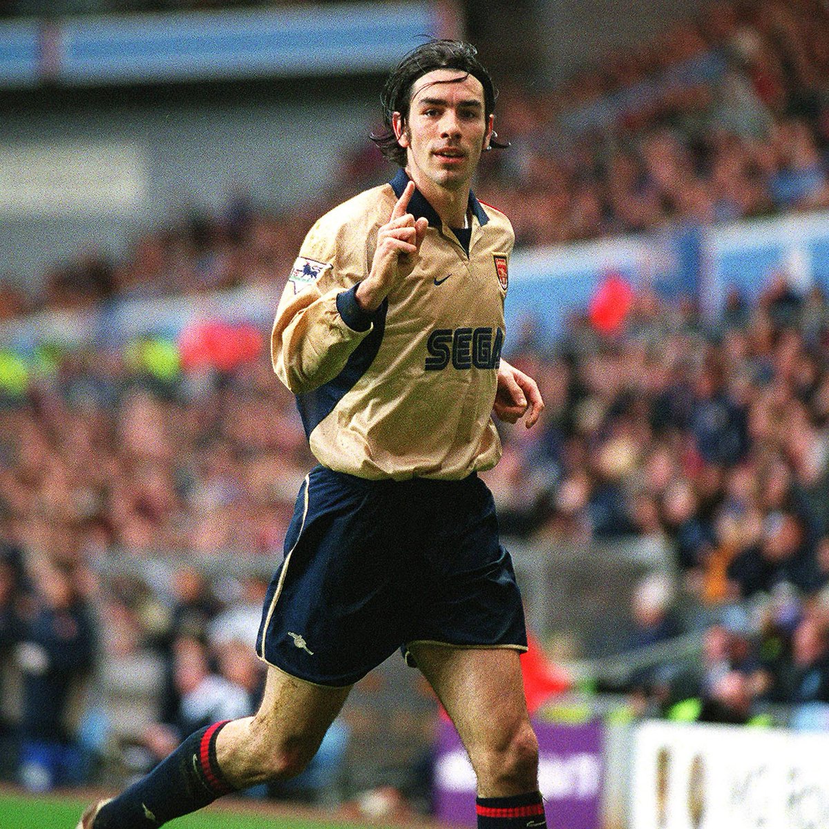 🗓️ On this day in 2002 Robert Pires scored this goal against Aston Villa Iconic ✨